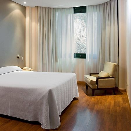 Apartamentos Th Las Rozas Bagian luar foto