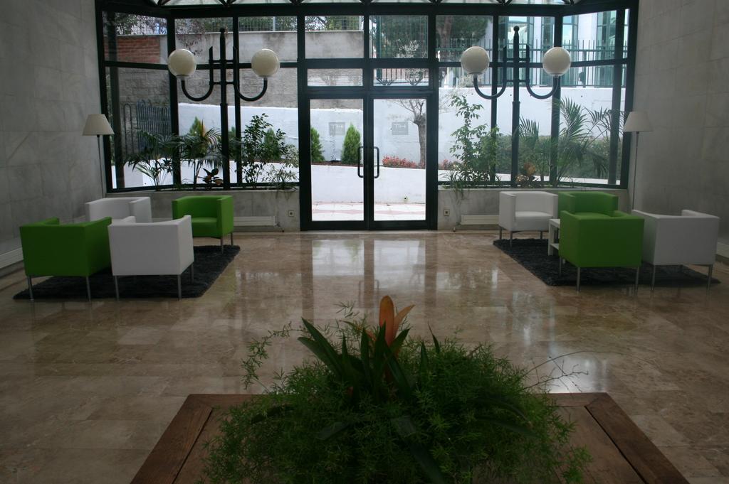 Apartamentos Th Las Rozas Bagian luar foto